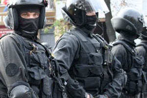«Ну что, заберем ее с собой в рабство, будет нам чаи делать, а может еще что то».Письма в редакцию 