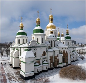 Известная модель Плейбоя готовится возглавить украинскую духовную святыню 