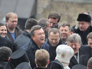 Политический эксперт: Янукович боится, что его убьют  Яценюк Янукович Ющенко Тимошенко Тигипко Партия регионов налоговая МВФ Левочкин Кличко Запорожье Верховная Рада БЮТ беспредел Ахметов 