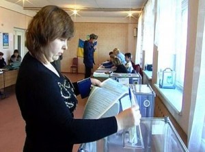 Больше половины украинцев уверены, что выборы будут нечестными  