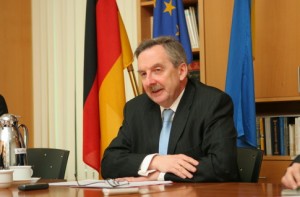 Посол Германии требует проверки в отношении избиения Тимошенко  Тимошенко 