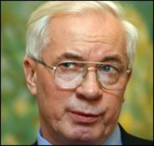 Азаров предлагает обложить налогом кухни и туалеты  Азаров 