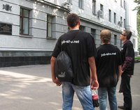 Харьков. Под стенами СБУ прошел флешмоб.Сотрудники никак не отреагировали