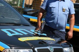 Как должны общаться работники Госавтоинспекции с водителями транспортных средств