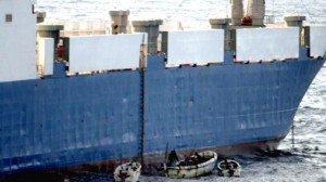 somali-pirates-seize-ship-101508