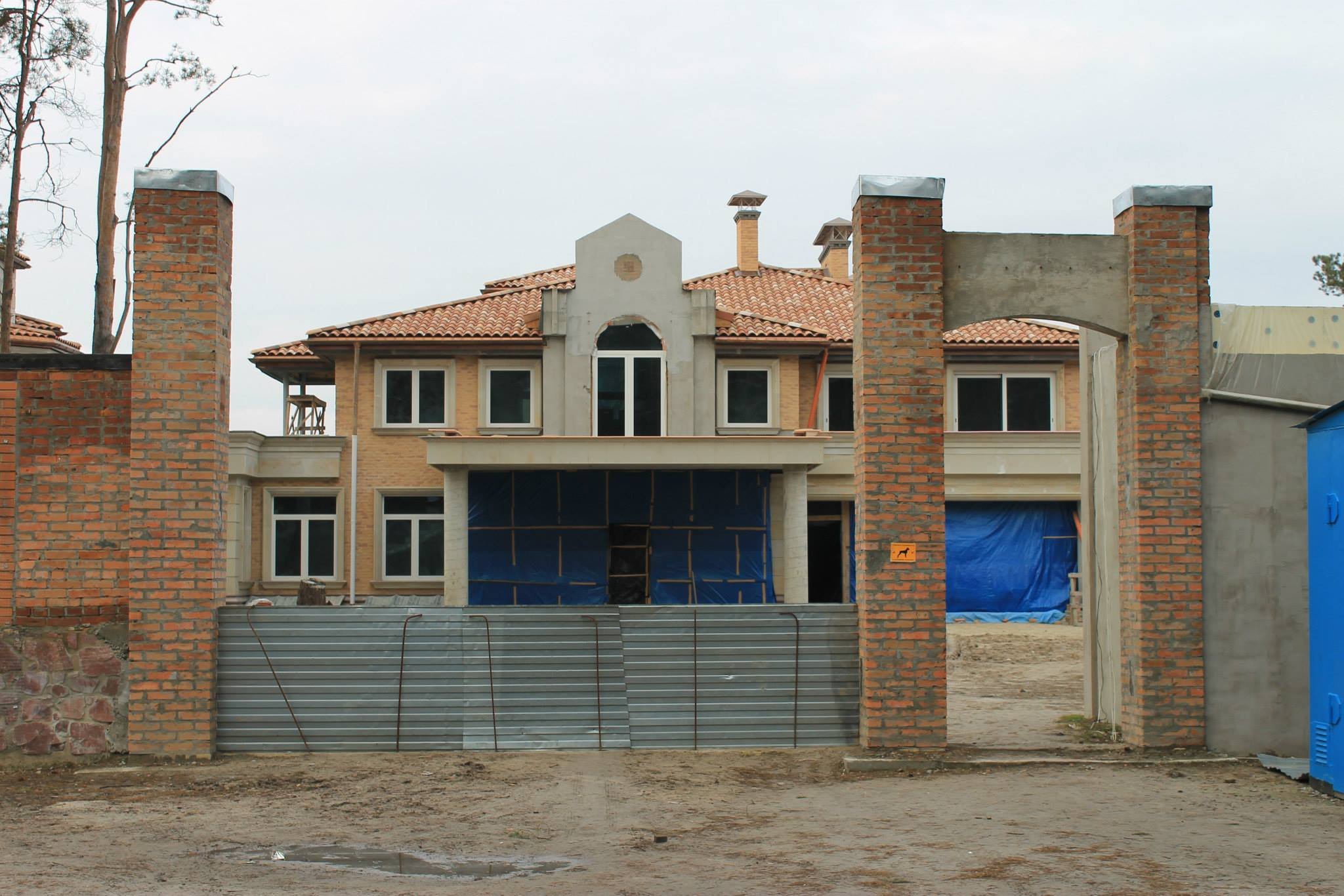 Дом Мирошниченко