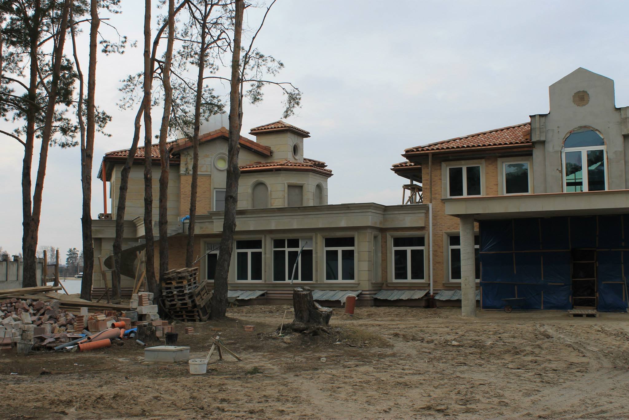 Дом Мирошниченко