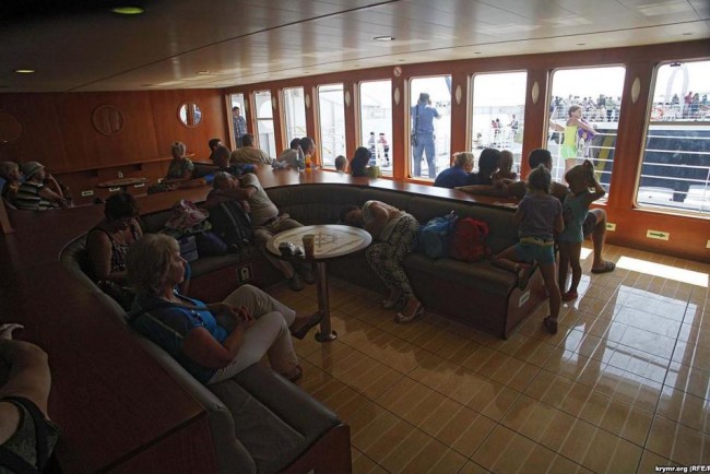 dlja-passazhirov-est-salon-na-200-mest-s-konditsionerom-i-bufetom-foto-kirilla-avtohtonova_rect_3fb3787aeb7a194b00cb3df306586f93