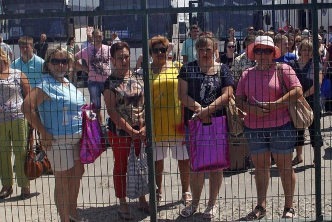 ljudi-kotorye-tolko-edut-na-otdyh-foto-kirilla-avtohtonova_rect_e58d6c9452feb1337e5dbd5384c98bbd