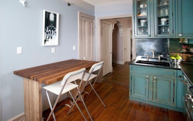 interer-biryuzovoj-kukhni-v-stile-eklektika2-t_c