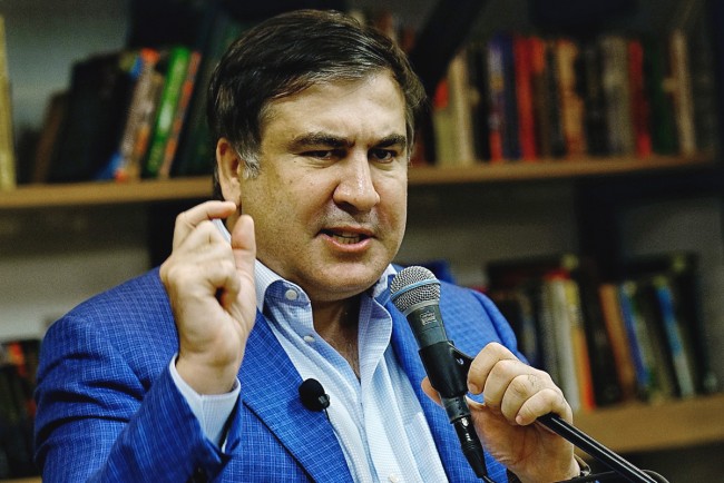 saakashvili_zakrivaet_svoyu_peredachu_na_kanale_zik_nas_blokiruyut_4733