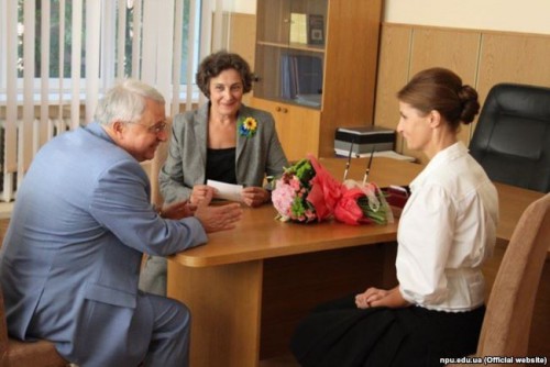 A91C77EE-8CD0-46FC-B93C-DC53472C92B3_w650_r0_s